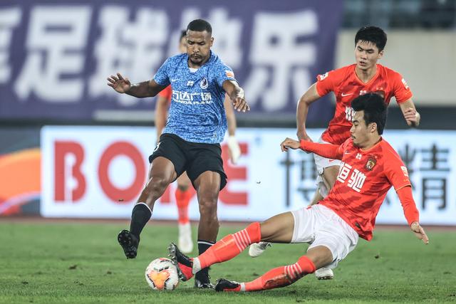 以“健康为先”理念开启新学期，申雪和赵宏博走进首都师范大学